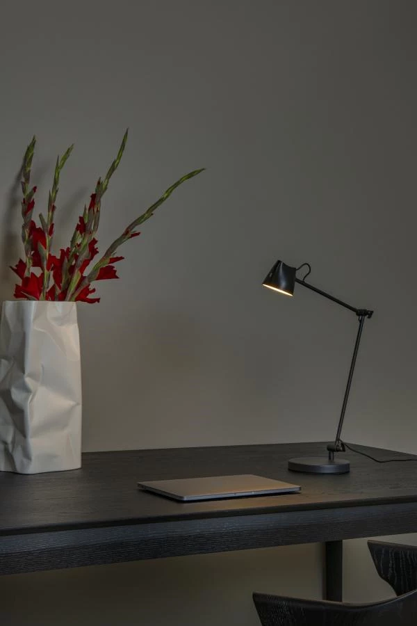 Lucide MILNE - Floor reading lamp - LED Dim. - 1x8W 2700K - Black - atmosphere 1